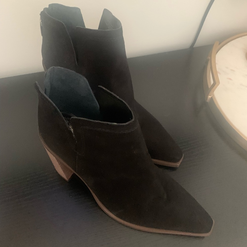 Vince Camuto Bootie